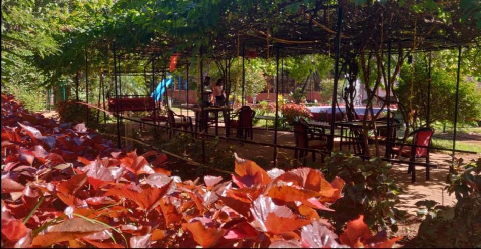 R Wood Resort Matheran Esterno foto