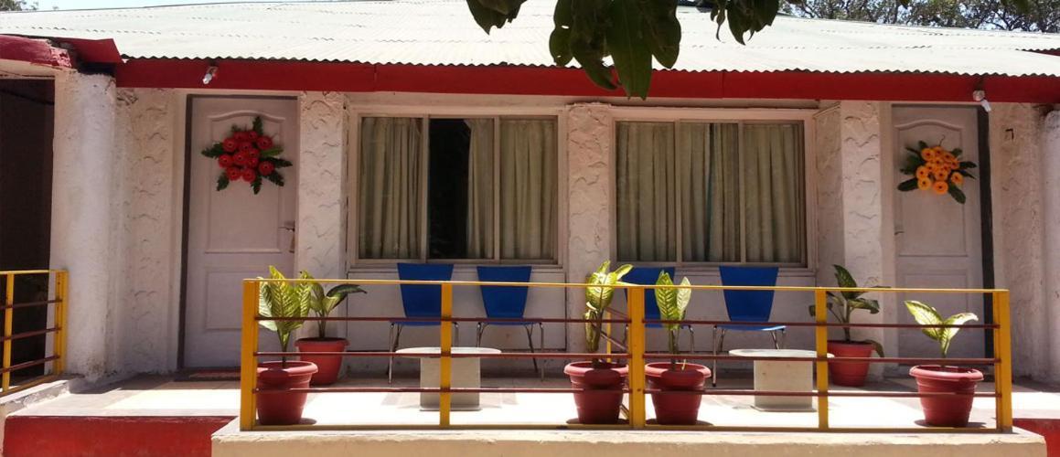 R Wood Resort Matheran Esterno foto
